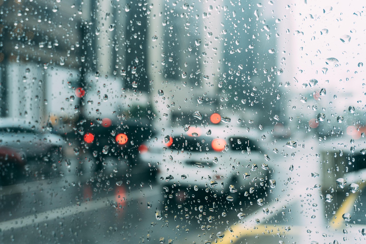 glass window, wet, rain, rainy, raining, rainy weather, glass surface, water droplets, blur, cars, drops, drops of water, glass, raindrops, road, traffic, water, nature, weather, window